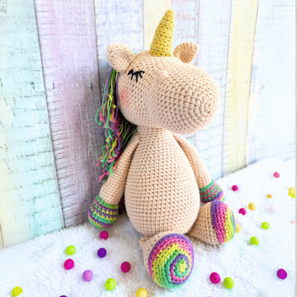 Amigurumi Unicornio "Iris"