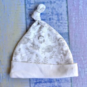 Gorrito de Algodón Pima - Conejitos Beige